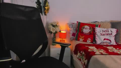 Helena Santos  online show from 11/29/25, 12:19