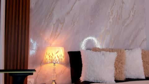 Helena Santos  online show from 01/18/26, 11:47