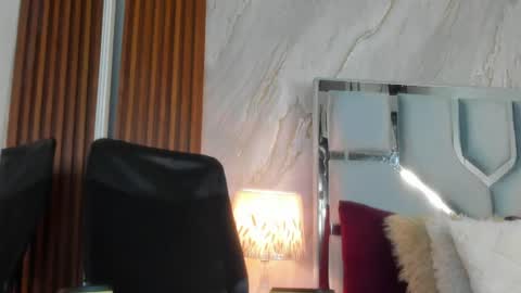 Snapshot of helena_santos01 chatting on 07/17/26, 10:44 Helena Santos online show from 07/17/26, 10:44