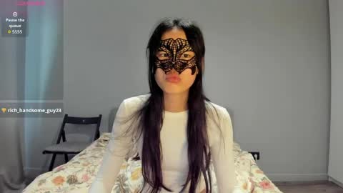 Hi I am Helen online show from 05/31/26, 02:09
