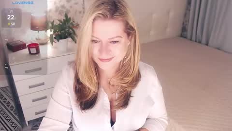 Helena Bonham online show from 02/08/25, 03:30