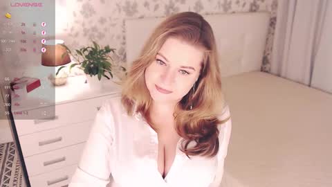 Helena Bonham online show from 10/04/25, 10:52