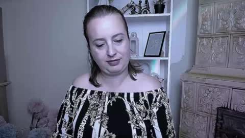 Helen online show from 10/16/25, 07:20