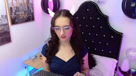 Helene online show from 01/10/25, 12:47