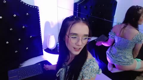 Helene online show from 02/08/25, 01:22