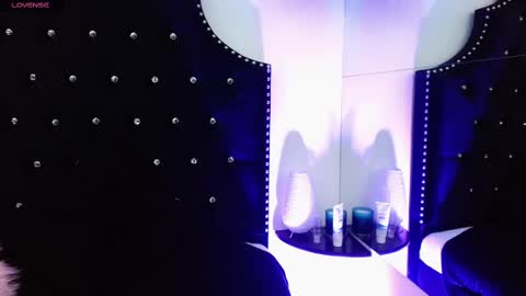 Helene online show from 02/17/25, 12:48