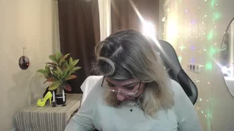 helenenigma online show from 01/30/25, 05:09