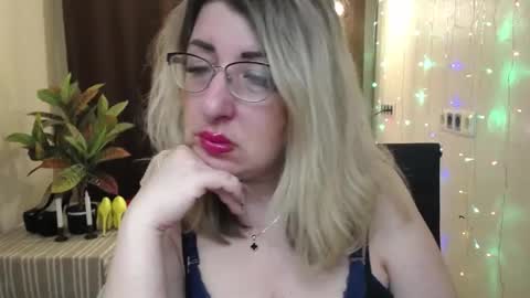 helenenigma online show from 02/05/25, 10:55