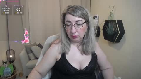 helenenigma online show from 03/26/26, 07:52