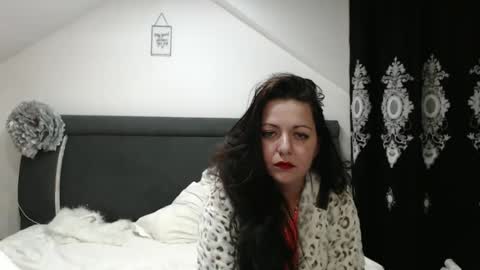 helenhh online show from 01/14/25, 10:48