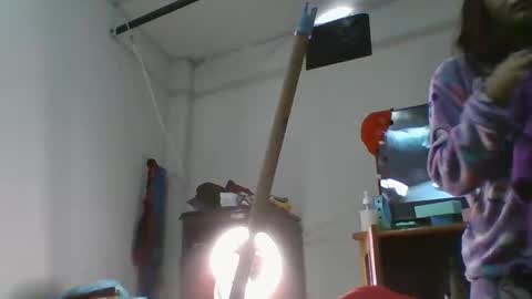 helenoliveira76340912 online show from 04/18/26, 07:18