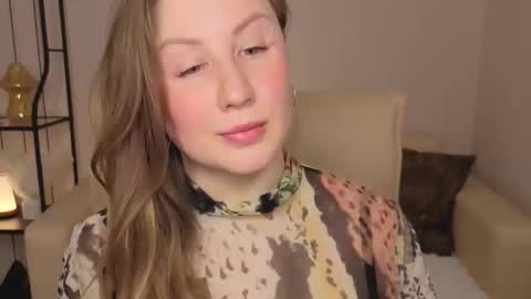 Helen online show from 04/17/26, 02:36