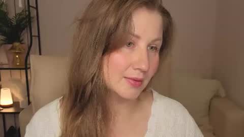 Snapshot of helens_lov chatting on 07/18/26, 01:32 Helen online show from 07/18/26, 01:32