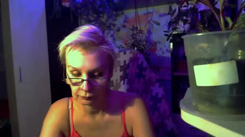 Snapshot of helgahimmele chatting on 05/09/26, 10:48 Helga online show from 05/09/26, 10:48