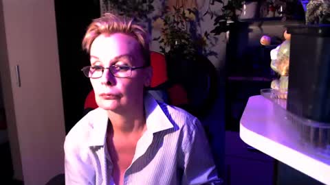 Snapshot of helgahimmele chatting on 06/11/26, 10:08 Helga online show from 06/11/26, 10:08