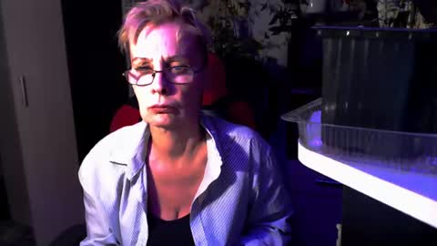 Snapshot of helgahimmele chatting on 06/15/26, 08:33 Helga online show from 06/15/26, 08:33