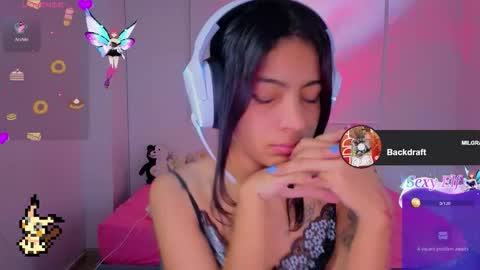 Snapshot of helia_n_amy chatting on 01/16/26, 01:20 Helia Transfem and Amy online show from 01/16/26, 01:20