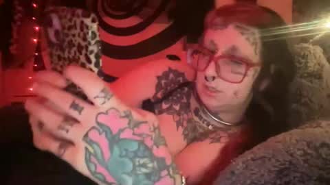 Bunnie Rotz online show from 12/19/25, 07:37