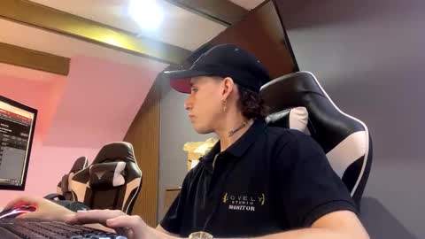 Snapshot of hell_boy66 chatting on 01/23/25, 03:43 Eros online show from 01/23/25, 03:43