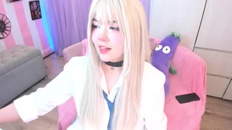 Snapshot of hell_fairy chatting on 10/03/25, 02:30 Laura online show from 10/03/25, 02:30
