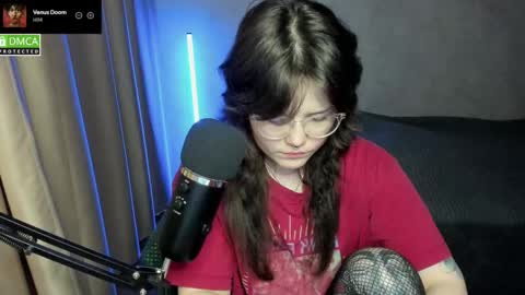 Red online show from 10/28/25, 07:49