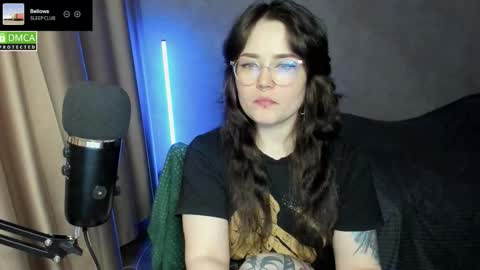 Red online show from 12/22/25, 06:49