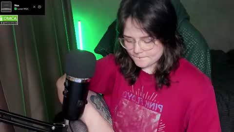 Red online show from 07/12/26, 07:05