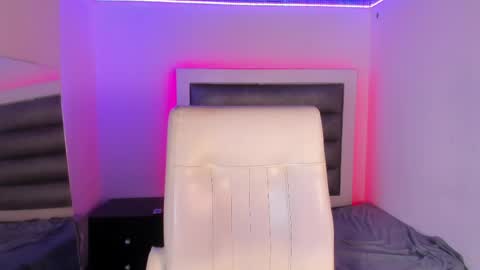 Snapshot of hellen__smith_ chatting on 05/07/26, 01:22 hellen__smith_ online show from 05/07/26, 01:22