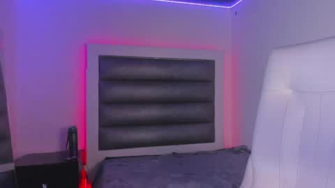 Snapshot of hellen__smith_ chatting on 05/13/26, 01:47 hellen__smith_ online show from 05/13/26, 01:47