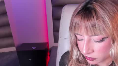 Snapshot of hellen__smith_ chatting on 05/30/26, 10:07 hellen__smith_ online show from 05/30/26, 10:07