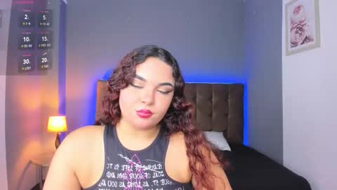 hellen online show from 11/30/25, 03:54