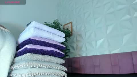 hellen     online show from 10/16/25, 07:15