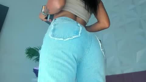 hellen     online show from 01/10/26, 07:04