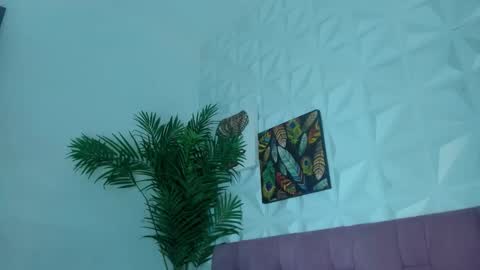 hellen     online show from 02/04/26, 07:09