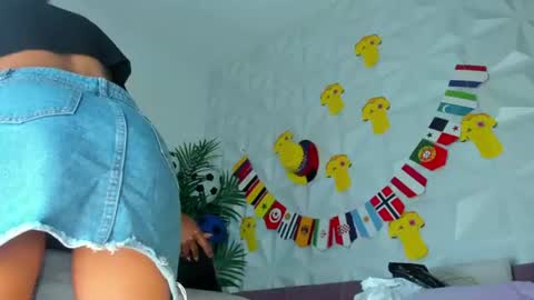 hellen     online show from 07/02/26, 07:09