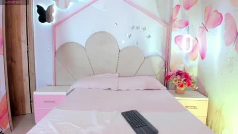 Snapshot of hellencute18_ chatting on 08/01/26, 10:25 online show from 08/01/26, 10:25