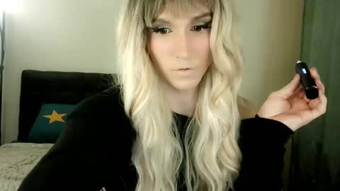 Snapshot of hellenspellman chatting on 03/04/25, 10:27 Helen Spellman online show from 03/04/25, 10:27