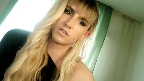 Snapshot of hellenspellman chatting on 03/07/25, 07:52 Helen Spellman online show from 03/07/25, 07:52