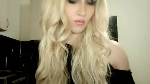 Snapshot of hellenspellman chatting on 03/08/25, 02:34 Helen Spellman online show from 03/08/25, 02:34