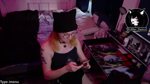 Snapshot of hellfire_girl chatting on 06/26/26, 01:32 Hayley online show from 06/26/26, 01:32