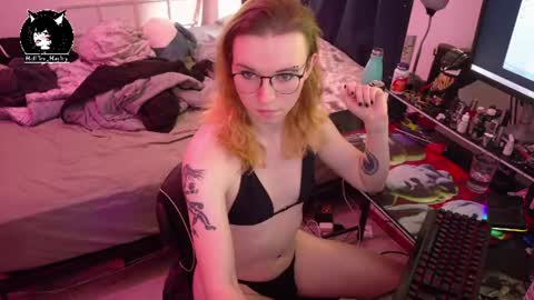 Snapshot of hellfire_girl chatting on 07/25/26, 09:01 Hayley online show from 07/25/26, 09:01