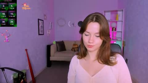 Helli online show from 11/08/25, 08:18