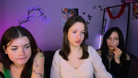 Helli online show from 12/20/25, 08:38