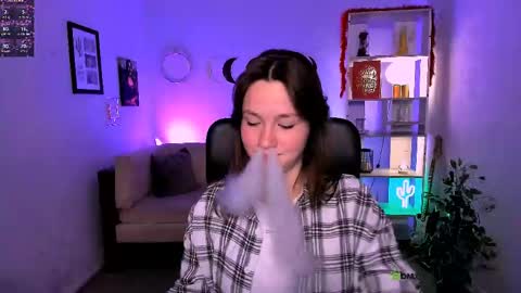 Helli online show from 04/15/26, 07:58