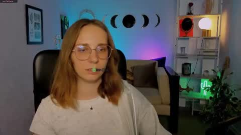 Snapshot of helli_belli chatting on 06/20/26, 07:05 Helli online show from 06/20/26, 07:05