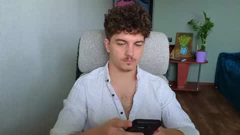 Snapshot of hellish_sugar chatting on 06/22/26, 06:32 Remy online show from 06/22/26, 06:32