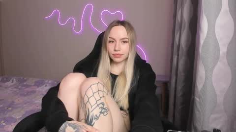 Lisa online show from 04/24/26, 06:54