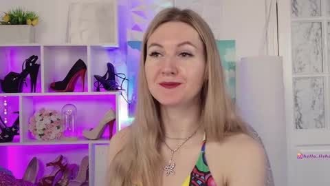 Alisia  Monday to Friday from 10 am to 4 pm GMT 2 online show from 01/09/25, 08:13