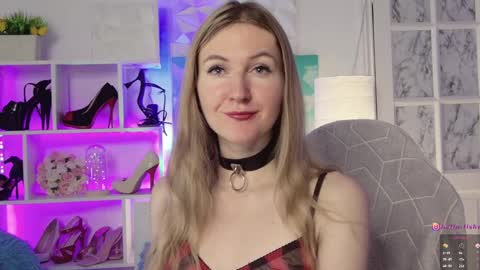 Alisia  Monday to Friday from 10 am to 4 pm GMT 2 online show from 01/17/25, 09:17