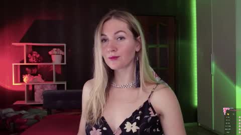 Alisia  Monday to Friday from 10 am to 4 pm GMT 2 online show from 10/13/25, 08:36